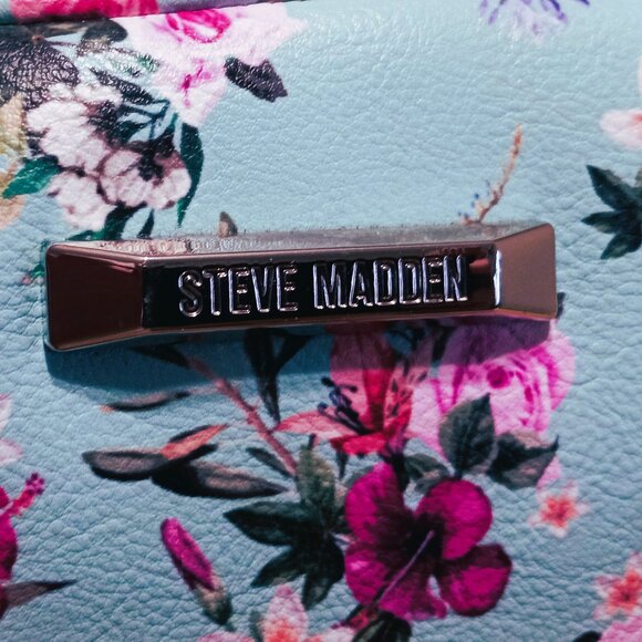 👉LAST CHANCE‼️Steve Madden Cosmetic Bag Light Blue Floral Double Zip Weekender - Picture 2 of 14